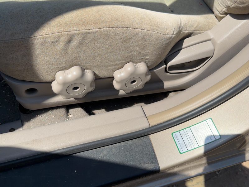 2002 Hyundai Elantra Seat Track LH