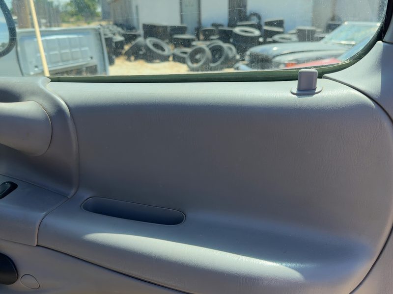 1997-1998 Ford Pickup F150 Series Front Door Trim Panel RH