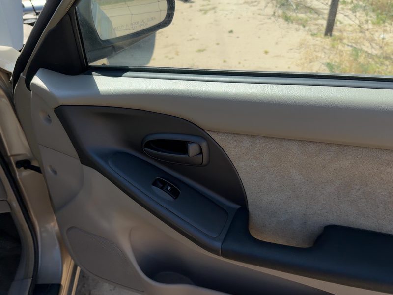 2001-2003 Hyundai Elantra Front Door Trim Panel RH