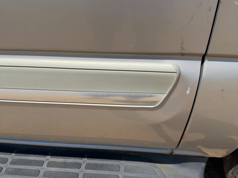 2005 Chevy/gmc Suburban 1500 Series Rear Door Moulding LH
