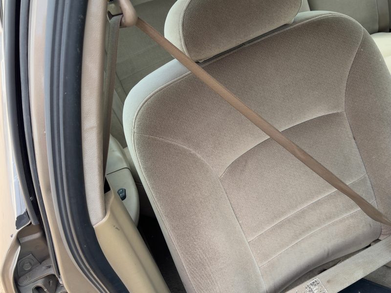 2002 Mercury Grand Marquis (79 & Up) Front Seat Belt RH
