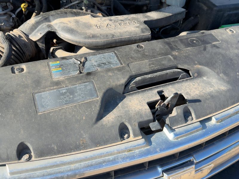 2003-2007 Chevy/gmc Suburban 1500 Series Radiator Support