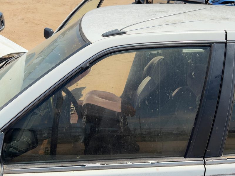1986-1989 Honda Accord Front Door Glass/Window LH