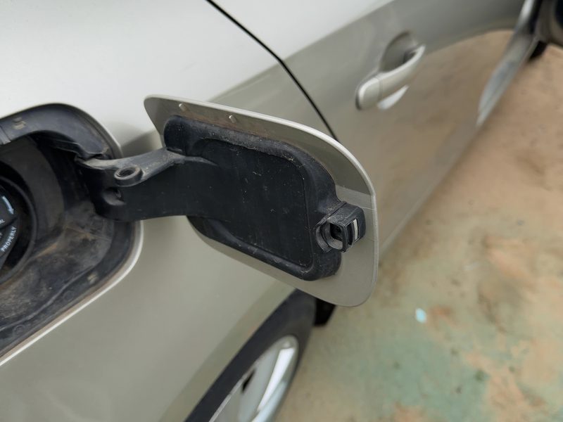 2011-2018 Jetta Except Gli Fuel Tank Door