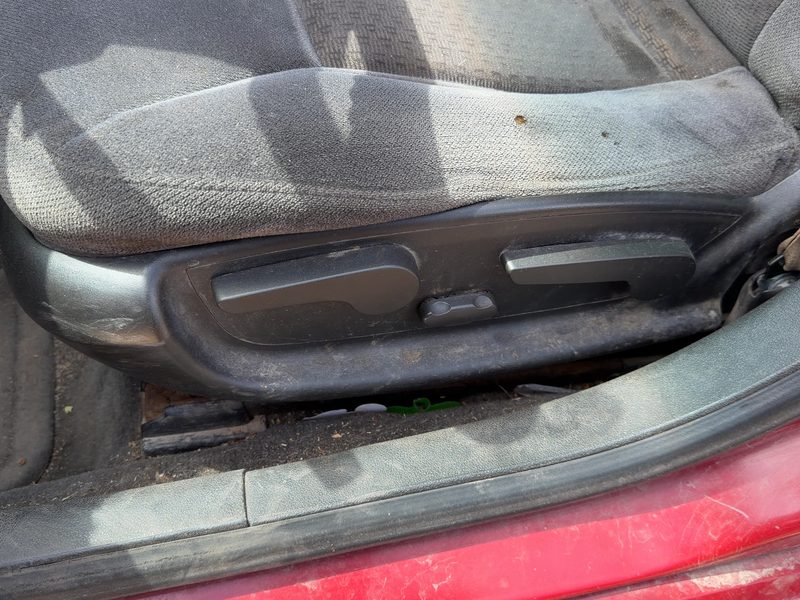 2008 Chevrolet Impala (80 & Up) Seat Track LH
