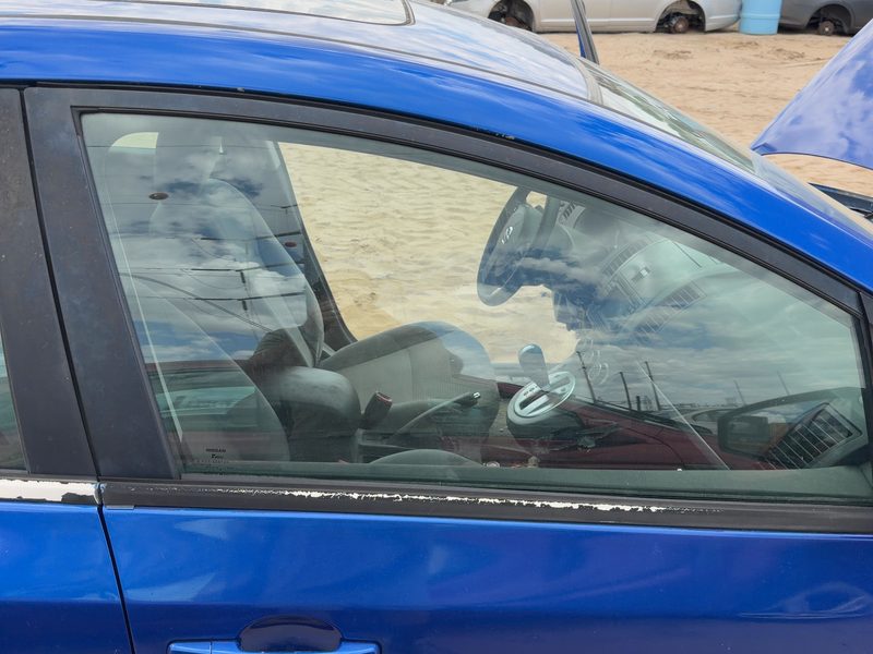 2007-2012 Nissan Sentra Front Door Glass/Window RH