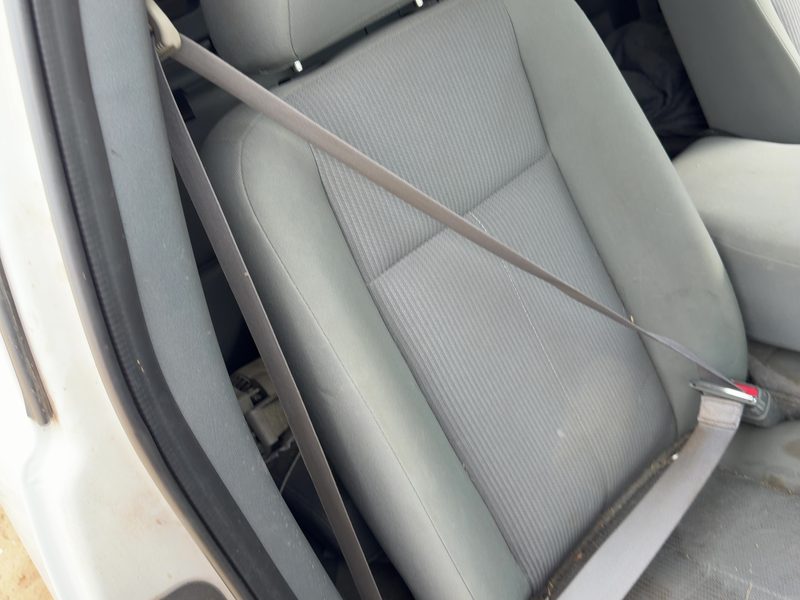 2005-2011 Dodge Dakota (mid-size) Front Seat Belt RH