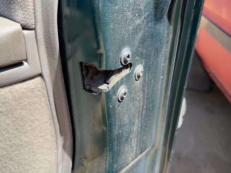 1993-2004 Lumina (also See Lumvan) Front Door Latch RH
