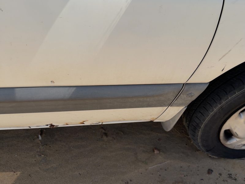 1996-1999 Chrysler Town & Country Front Door Moulding RH