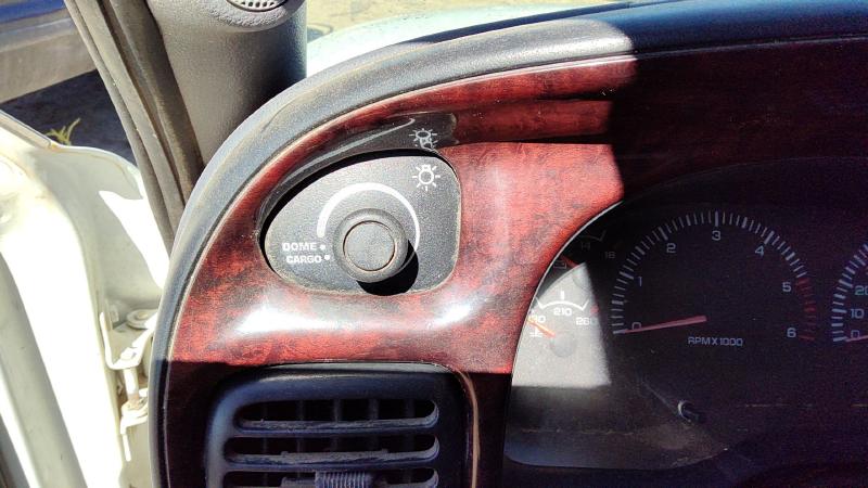 1997-1998 Dodge Ram Pickup 1500 Series Headlight Switch (Dash Mtd)