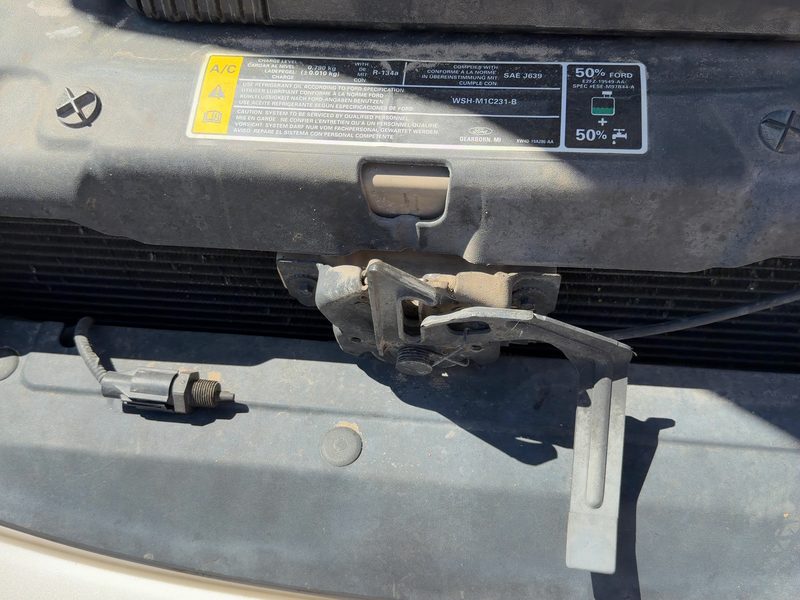 2000-2006 Lincoln LS Radiator Support