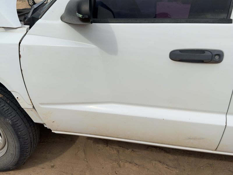 2005-2011 Dodge Dakota (mid-size) Front Door LH