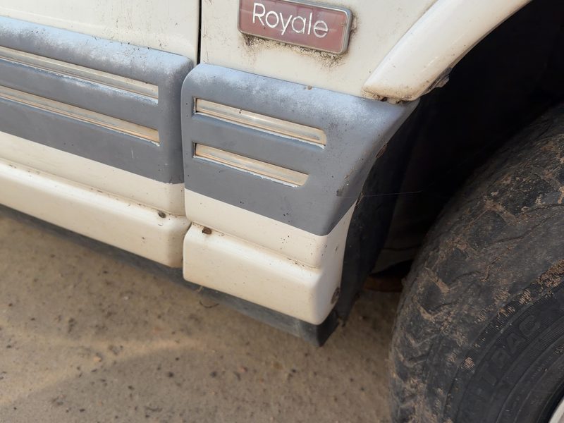 1993 Oldsmobile Eighty-eight (80 & Up) Fender Moulding RH