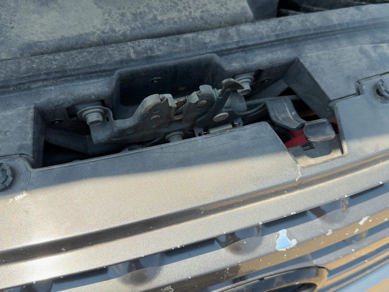2003-2006 Infiniti FX Series Radiator Support