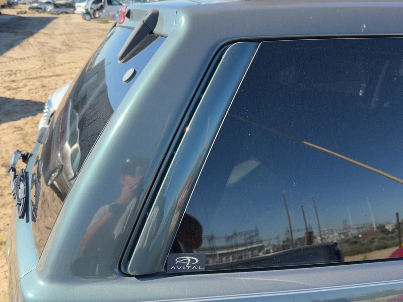 2002 Jeep Grand Cherokee Quarter Panel Moulding RH