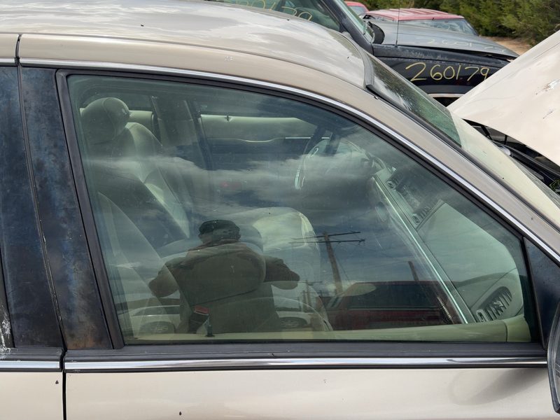 1992-2002 Mercury Grand Marquis (79 & Up) Front Door Glass/Window RH