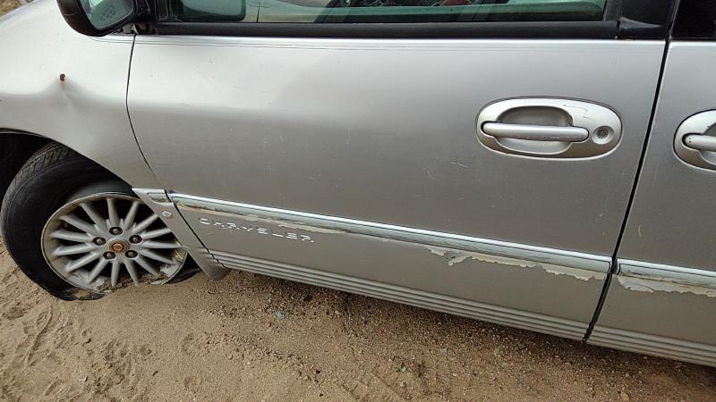 1996-2000 Chrysler Town & Country Front Door LH