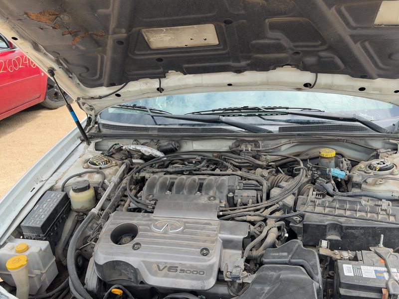 2000-2004 Infiniti I30 Hood Hinge RH