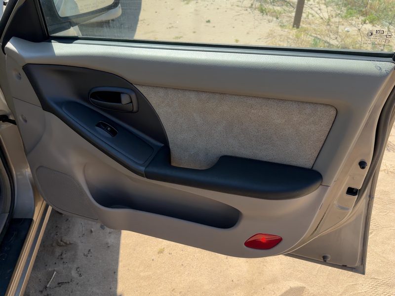 2001-2003 Hyundai Elantra Front Door Trim Panel RH