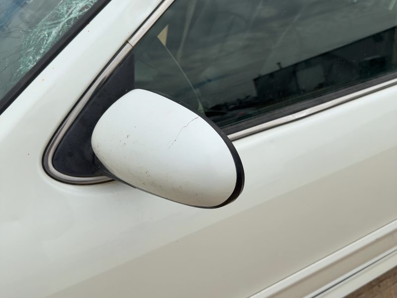 2000 Infiniti I30 Door Mirror LH