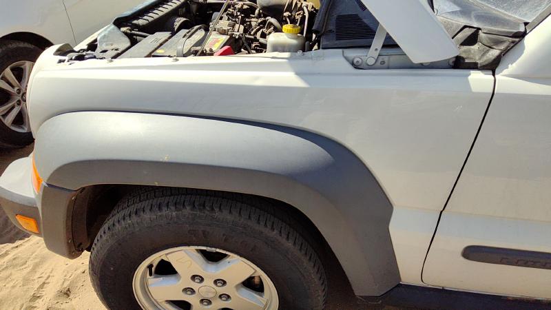 2005-2007 Jeep Liberty Fender LH