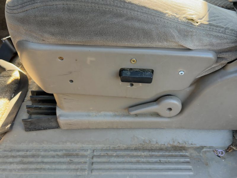 2003 Chevy/gmc Suburban 1500 Series Seat Track LH