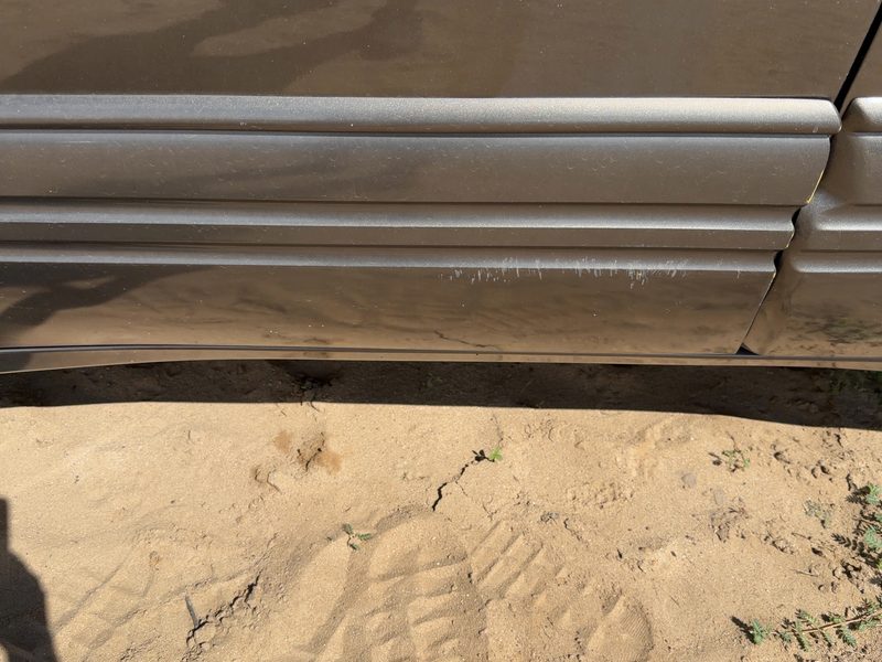 1999 Pontiac Bonneville (80 & Up) Front Door Moulding LH