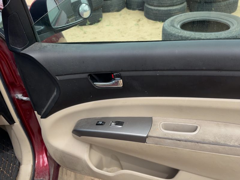 2004-2005 Toyota Prius Front Door Trim Panel RH