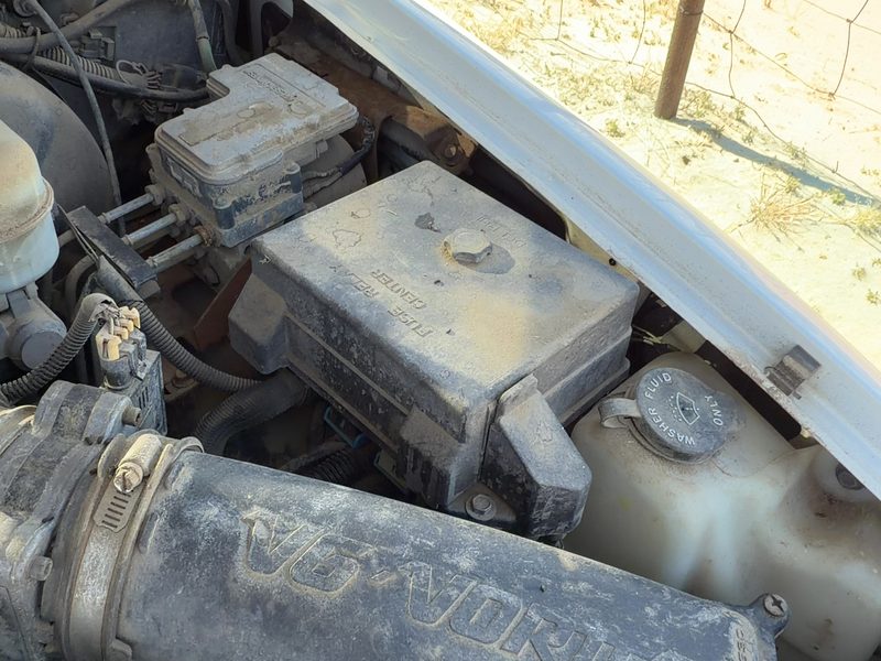2000-2005 Blazer S10/jimmy S15 Engine Fuse Box
