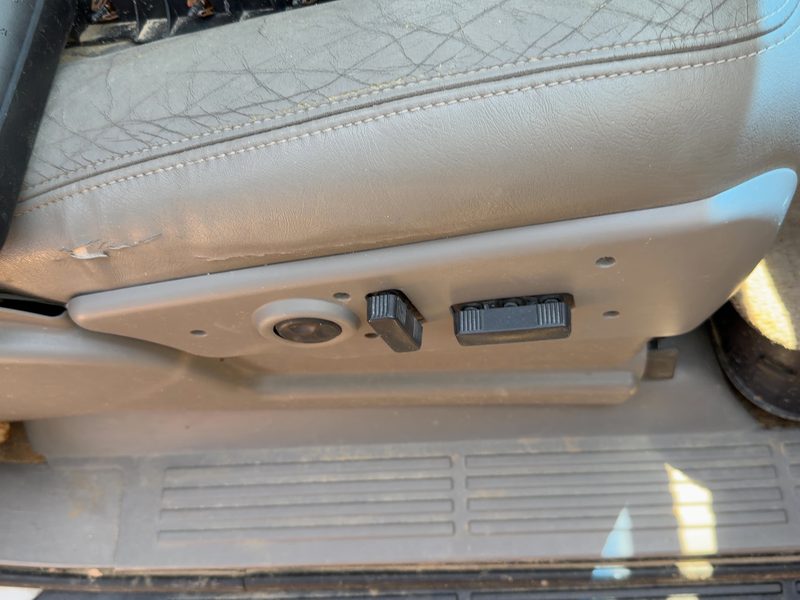 2005 Chevy/gmc Suburban 1500 Series Seat Track RH