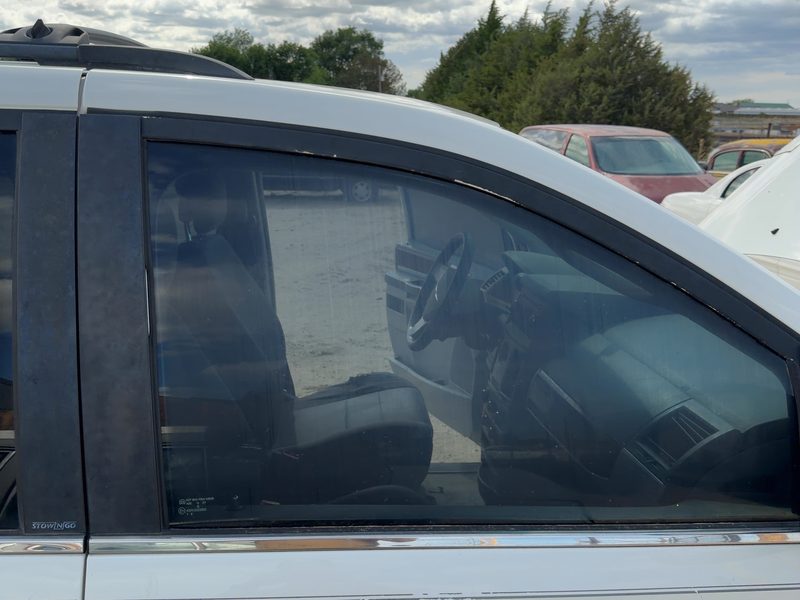 2008-2020 Chrysler Town & Country Front Door Glass/Window RH