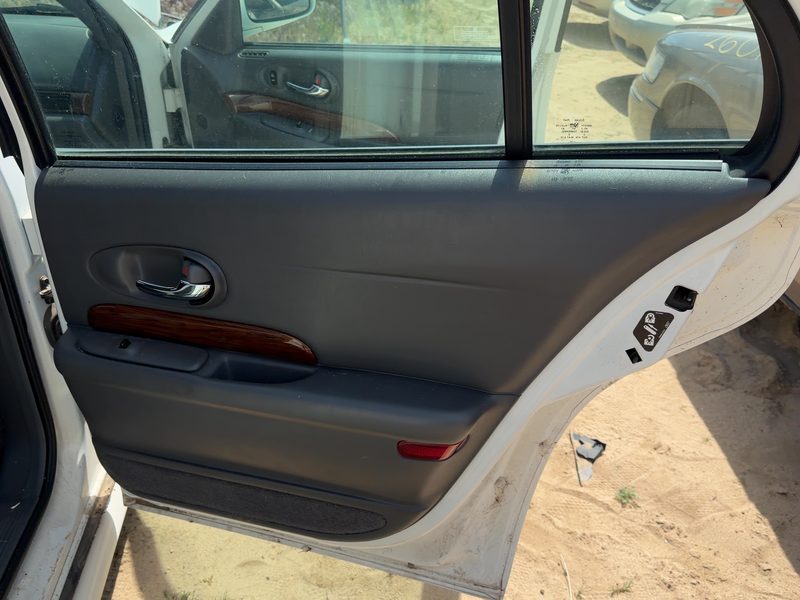 2004-2005 Buick Lesabre (80 & Up) Rear Door Trim Panel RH