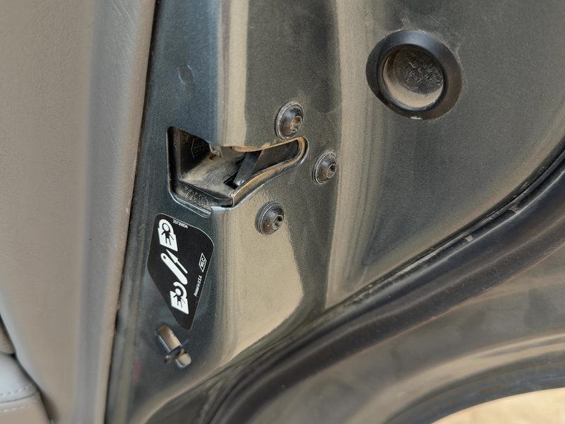 1998-2004 Cadillac Seville Rear Door Latch RH