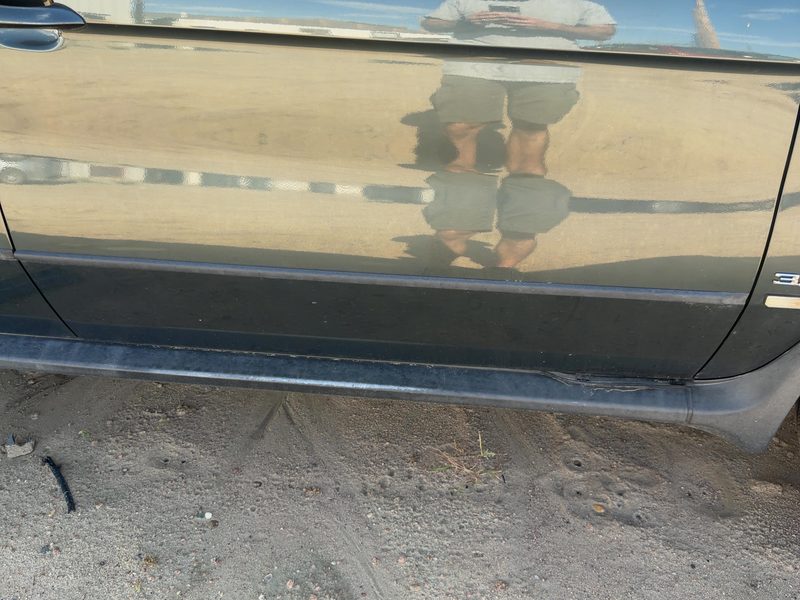 2000-2006 BMW X5 Front Door Moulding RH