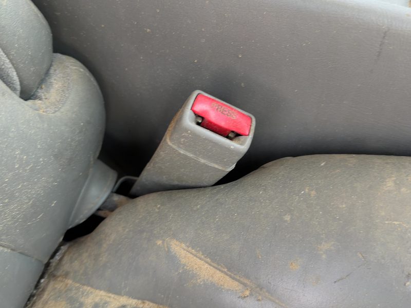 2003-2007 Chevy/gmc Suburban 1500 Series Front Seat Belt RH