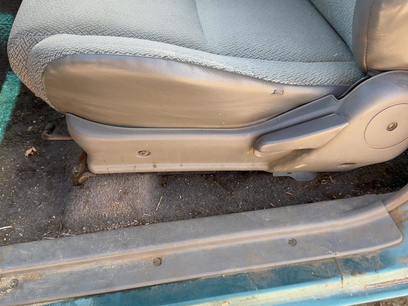 1995 Isuzu Rodeo Seat Track LH