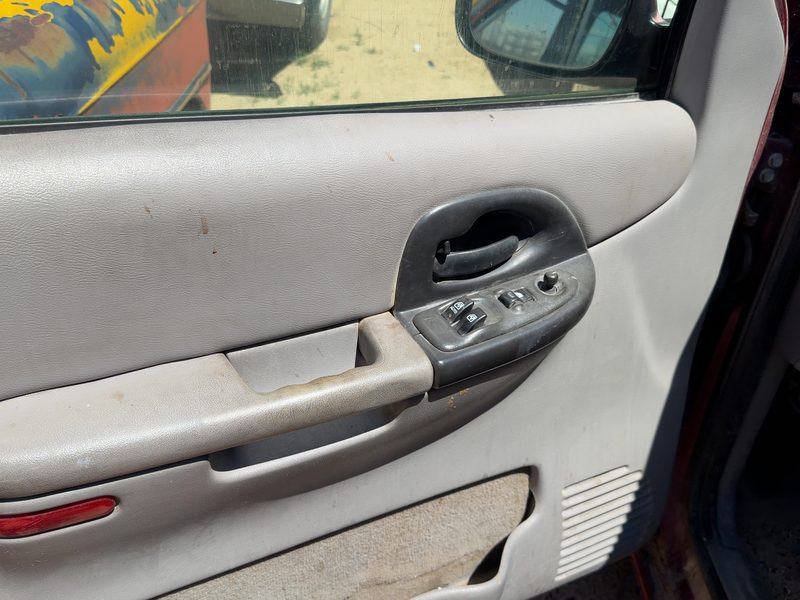 2001-2003 Chevrolet Venture Front Door Trim Panel LH