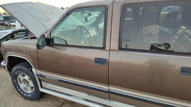 1988-2002 Chevy/gmc Suburban 1500 Series Front Door LH
