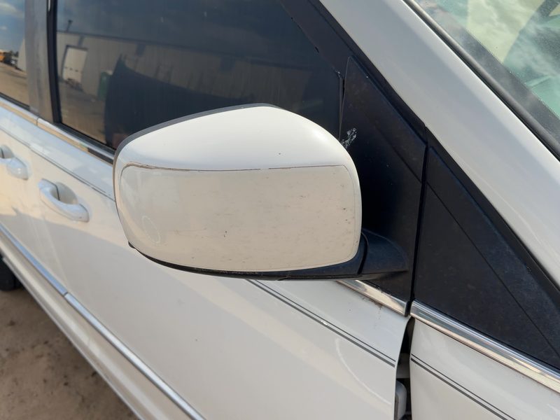 2008-2010 Chrysler Town & Country Door Mirror RH