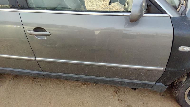 2001-2005 (discontinued) Passat Front Door RH
