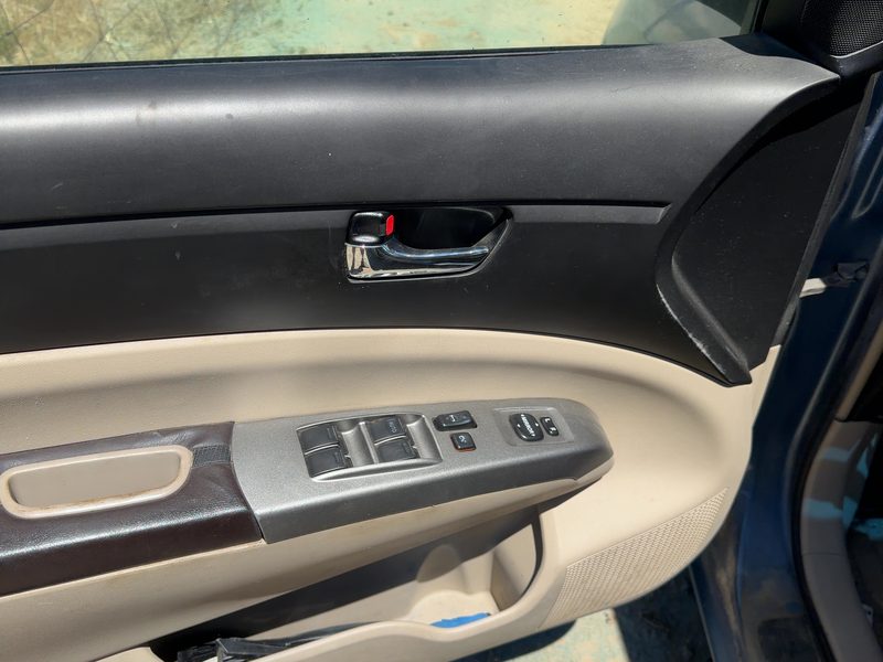 2004-2005 Toyota Prius Front Door Trim Panel LH