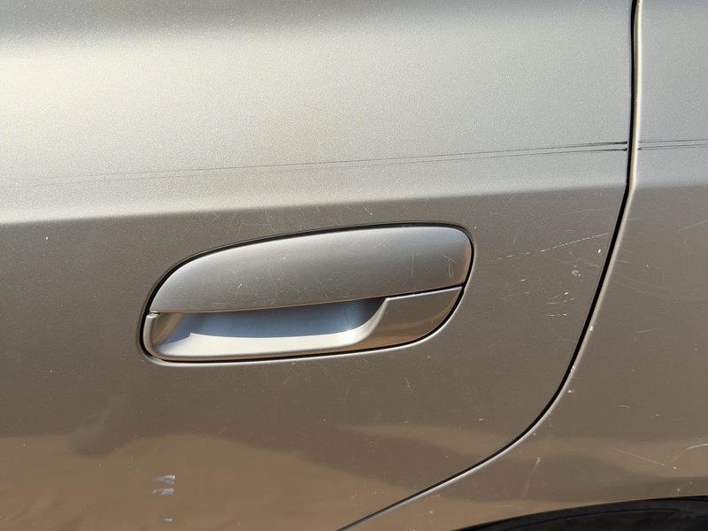 2001-2006 Hyundai Elantra Outside Door Handle LH
