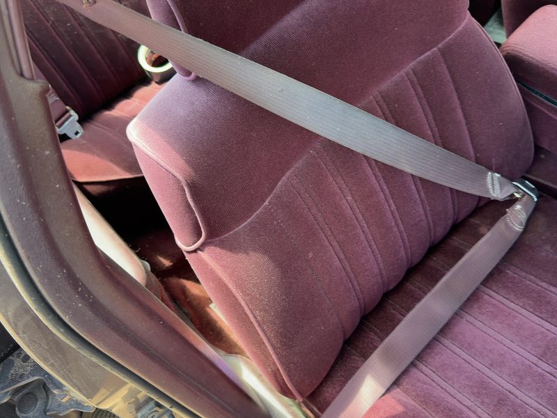 1994 Oldsmobile Eighty-eight (80 & Up) Front Seat Belt RH