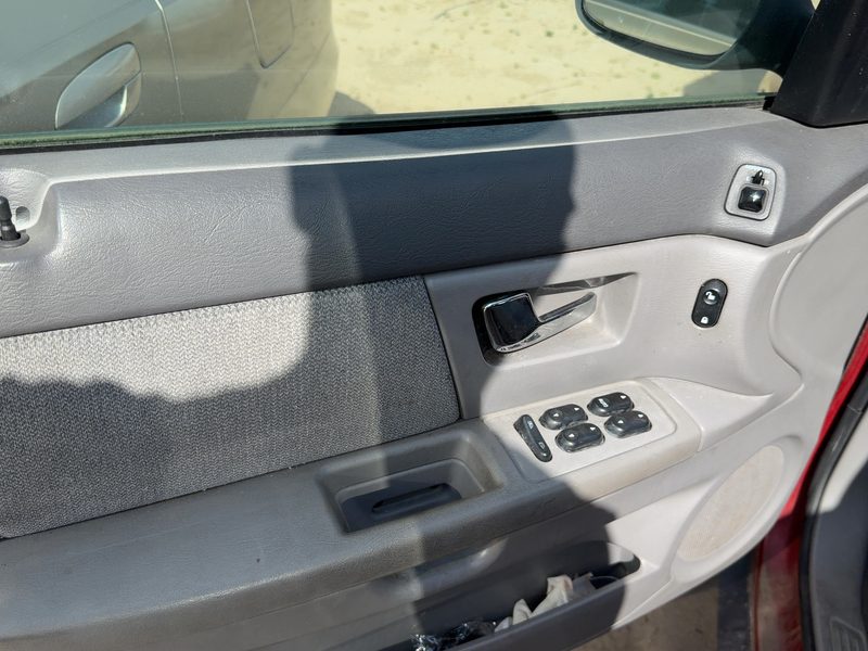 2000-2002 Ford Taurus(see Also Taurus X) Front Door Trim Panel LH