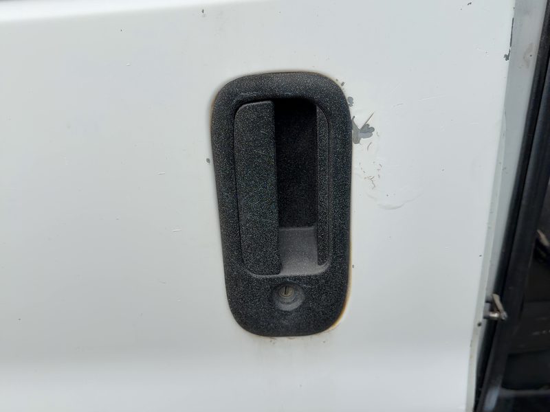 1996-2009 Chevrolet Van Express 2500 Series Outside Door Handle RH