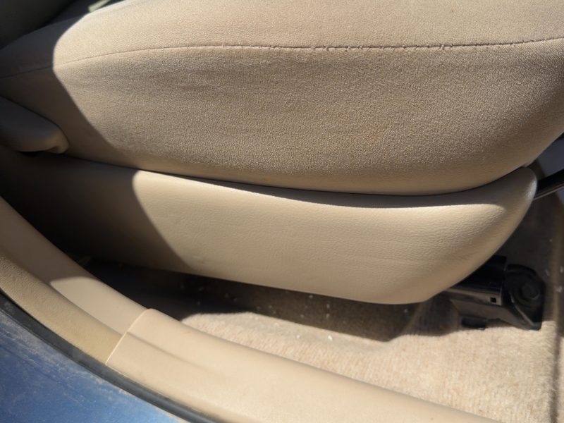 2005 Toyota Prius Seat Track RH