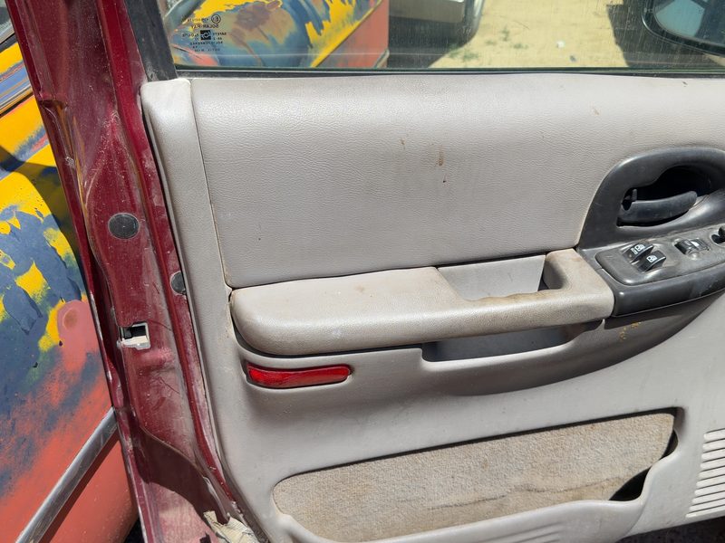 2001-2003 Chevrolet Venture Front Door Trim Panel LH