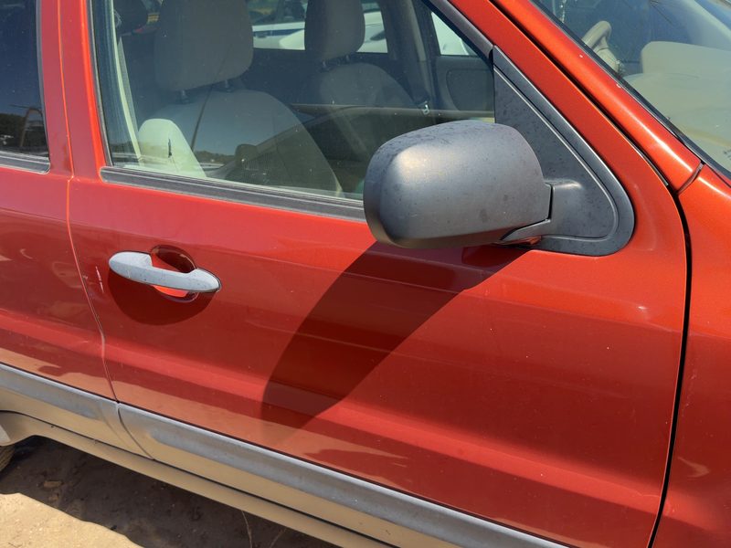 2005-2007 Ford Escape Front Door RH