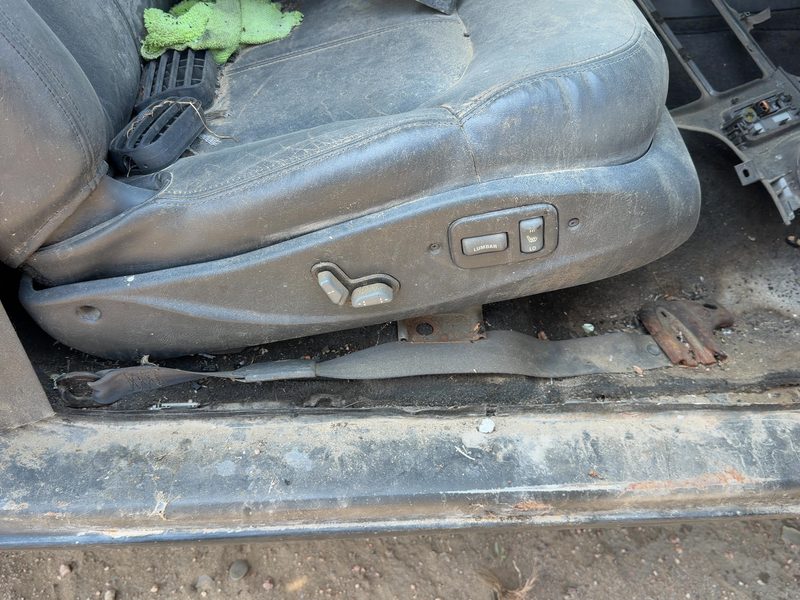 2001 Blazer S10/jimmy S15 Seat Track RH