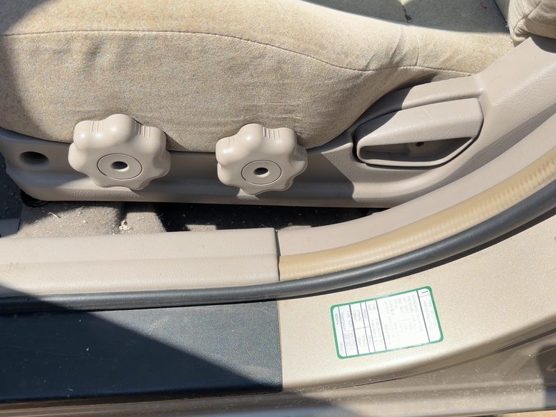 2002 Hyundai Elantra Seat Track LH